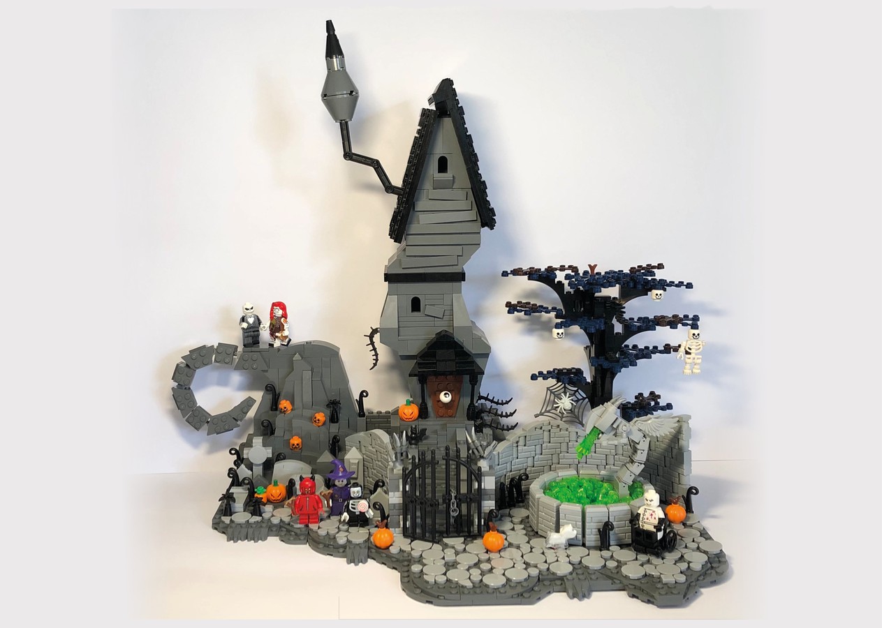 Nightmare Before Christmas Halloween Jack's and Sally Haunted House  Building Set